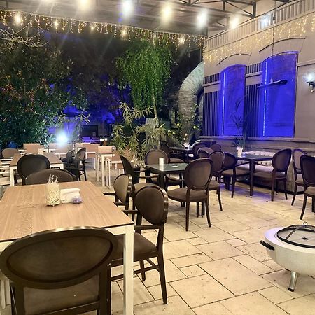 Hotel 5 Continents Craiova Ngoại thất bức ảnh