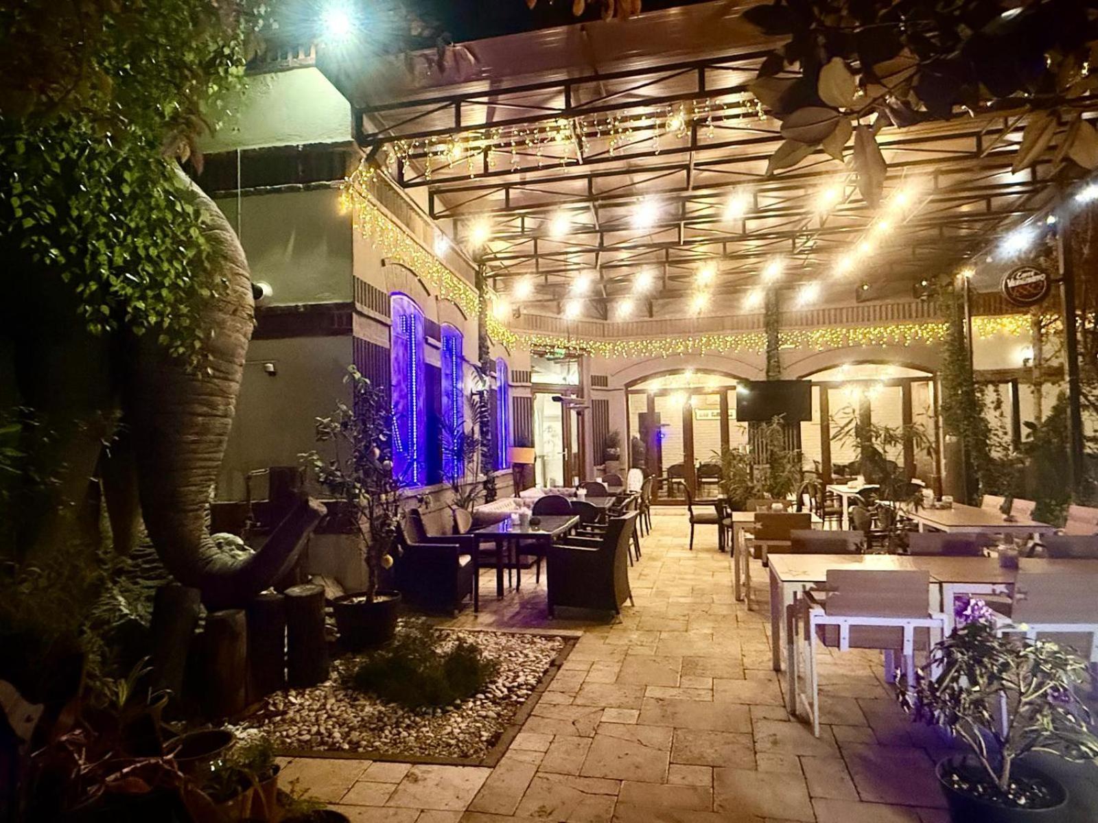 Hotel 5 Continents Craiova Ngoại thất bức ảnh