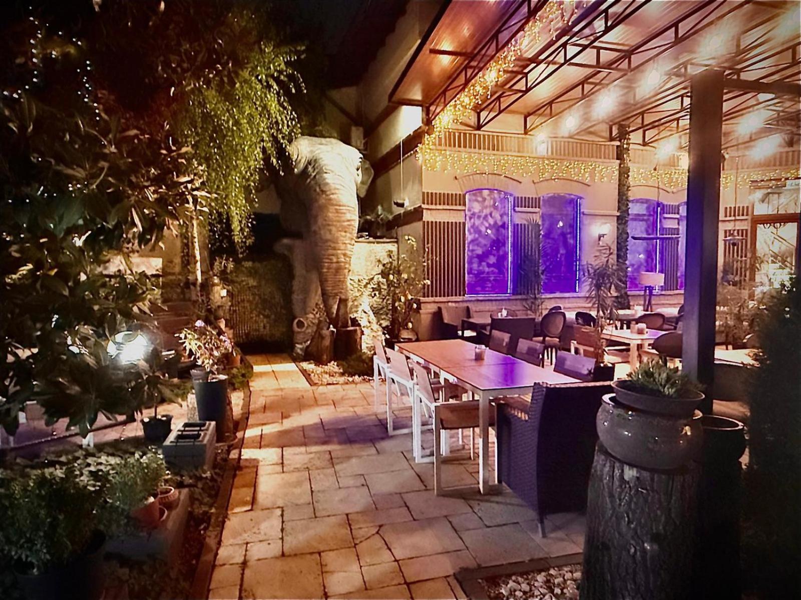 Hotel 5 Continents Craiova Ngoại thất bức ảnh
